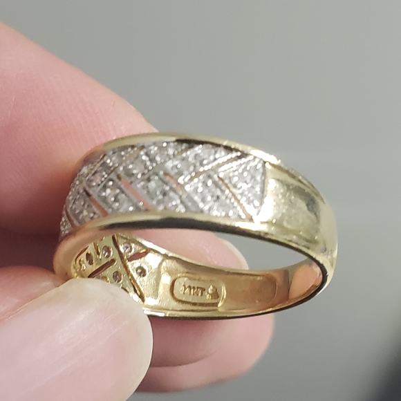 14k solid yellow gold geniune diamonds band - Picture 3 of 8